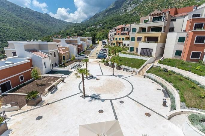 Luxury 1 Bedroom Apartment With Cozy Garden D2-2 In Morinj Kotor Exterior foto