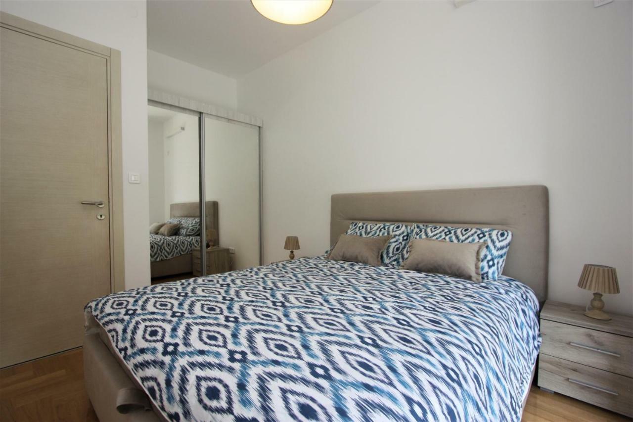 Luxury 1 Bedroom Apartment With Cozy Garden D2-2 In Morinj Kotor Exterior foto